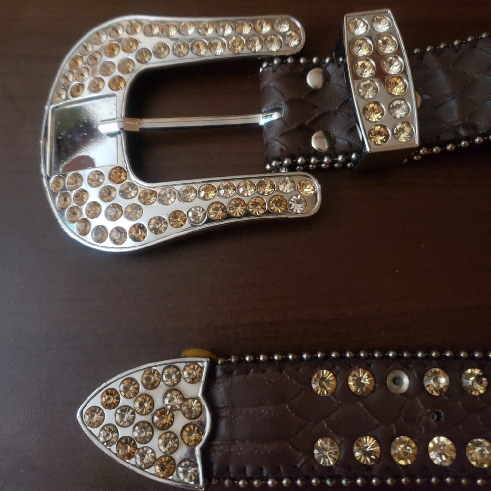 Rhinestone - Picture 2 of 3